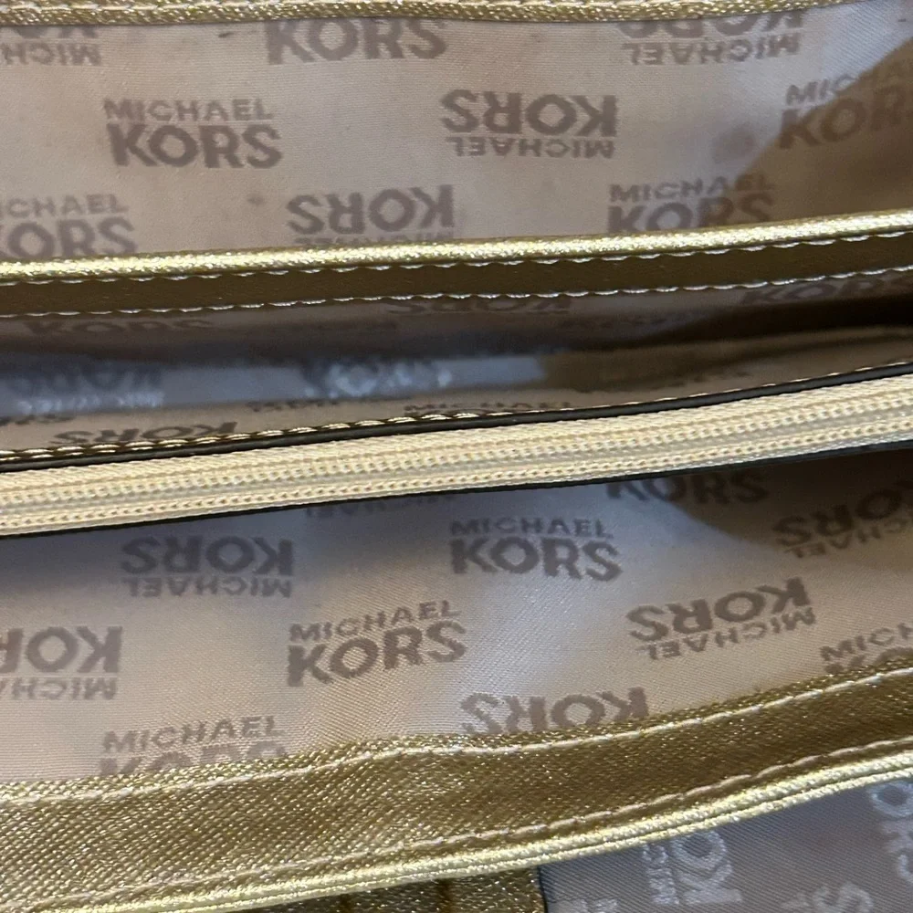Michael Kors Illustrations Gold Stars Continental Travel Wallet Signature